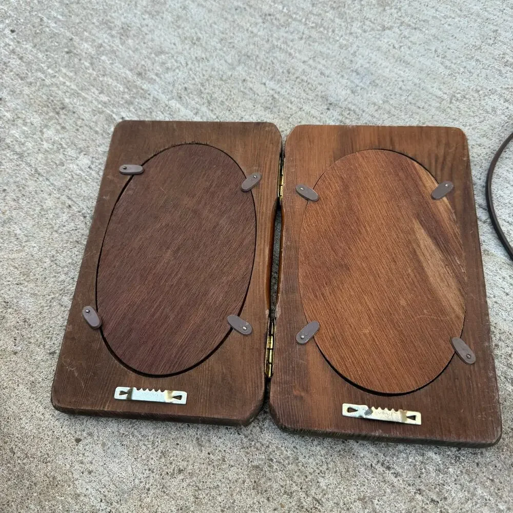 Vintage Carved Wood Dual Bi-Fold Picture Frame Double Oval Window Granny Core